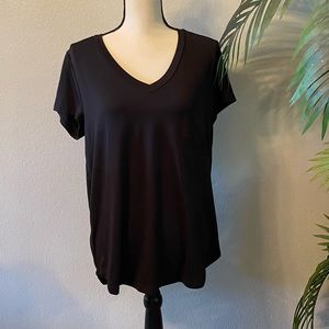 ♥️Femme Woman’s Black V-Neck Top Size XL